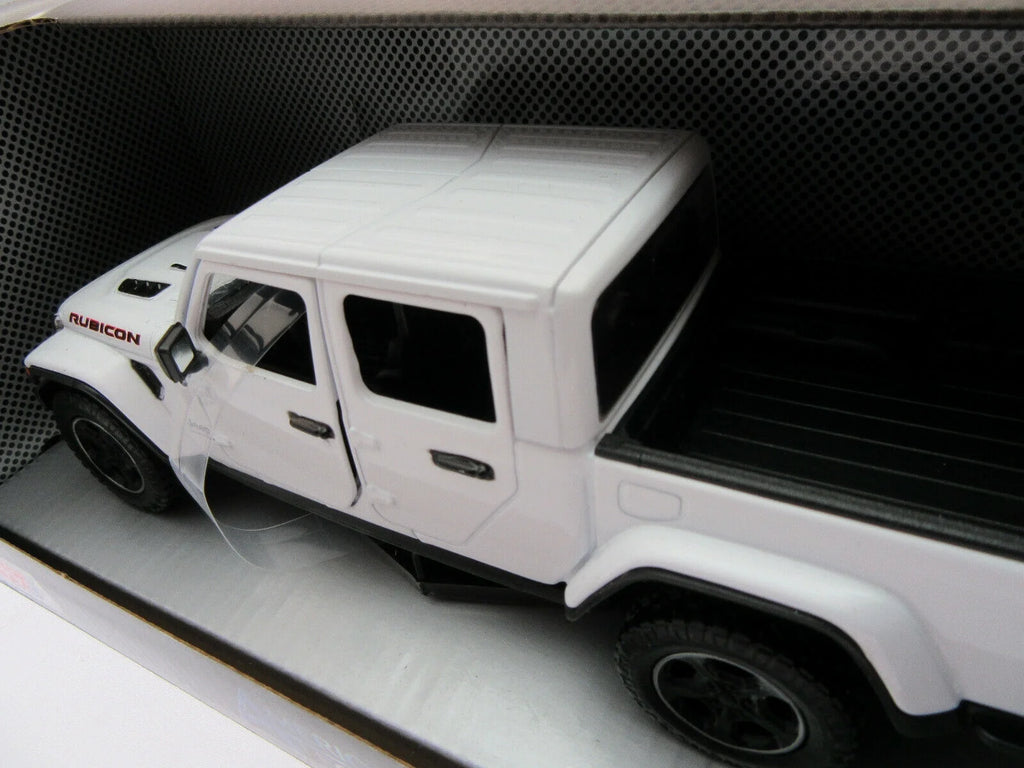 Black 1/24 Diecast Model Car G79360