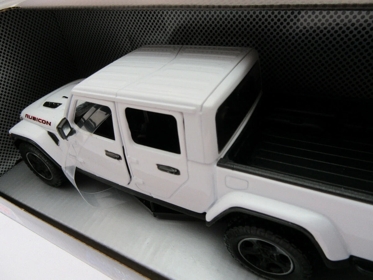 Black 1/24 Diecast Model Car G79360