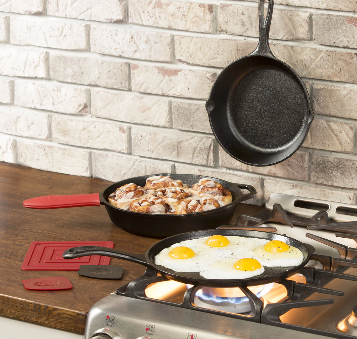 Cast Iron 10.5 Seasoned Round Griddle J2028