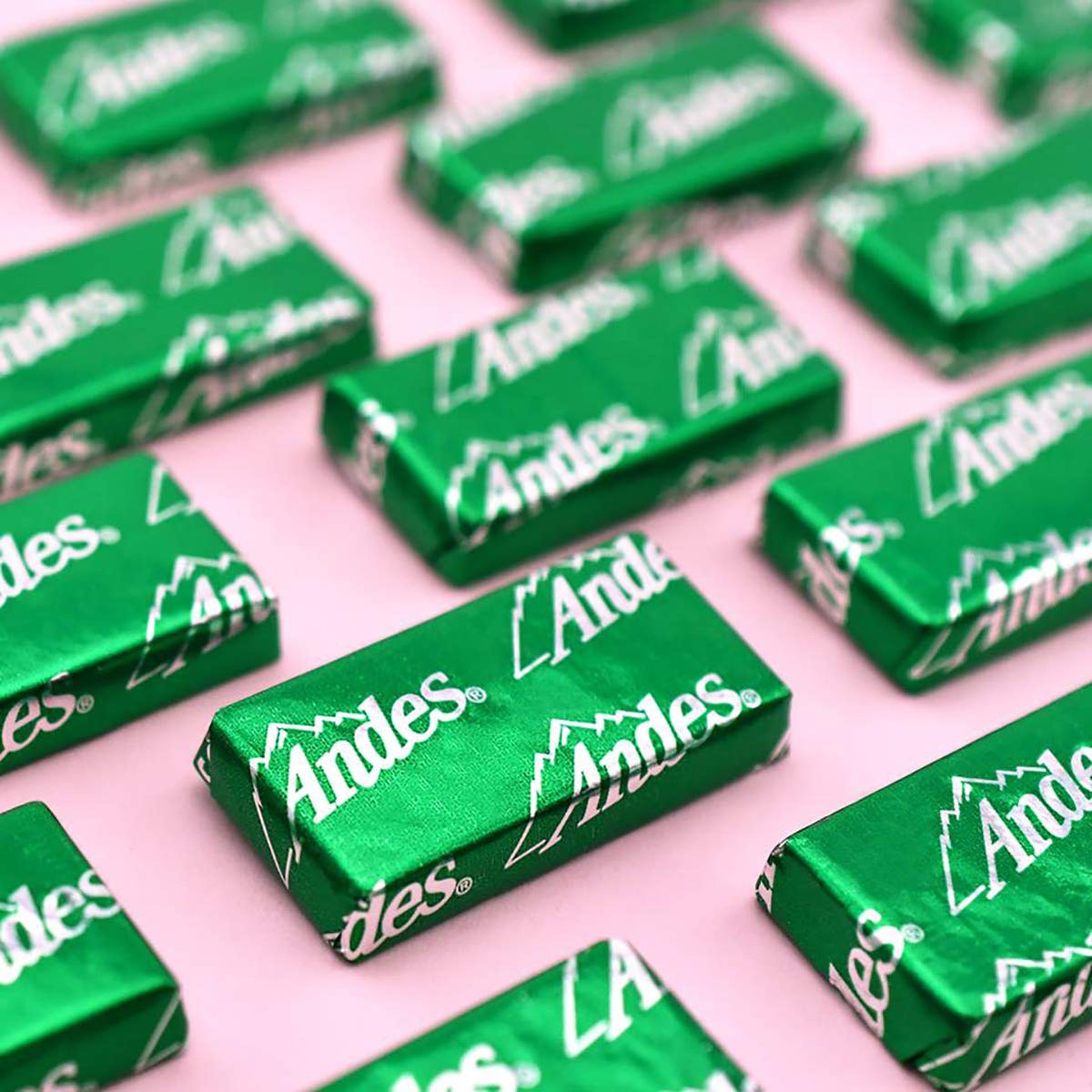 2.5 Pounds Rectangular Chocolate Sandwich Mint Candies T12022