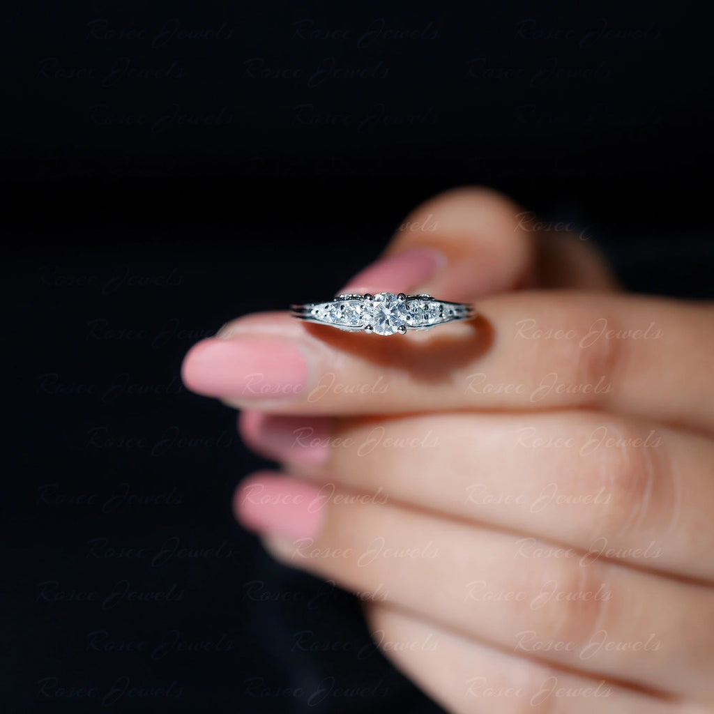 925 Sterling Silver Moissanite Solitaire Ring J61271