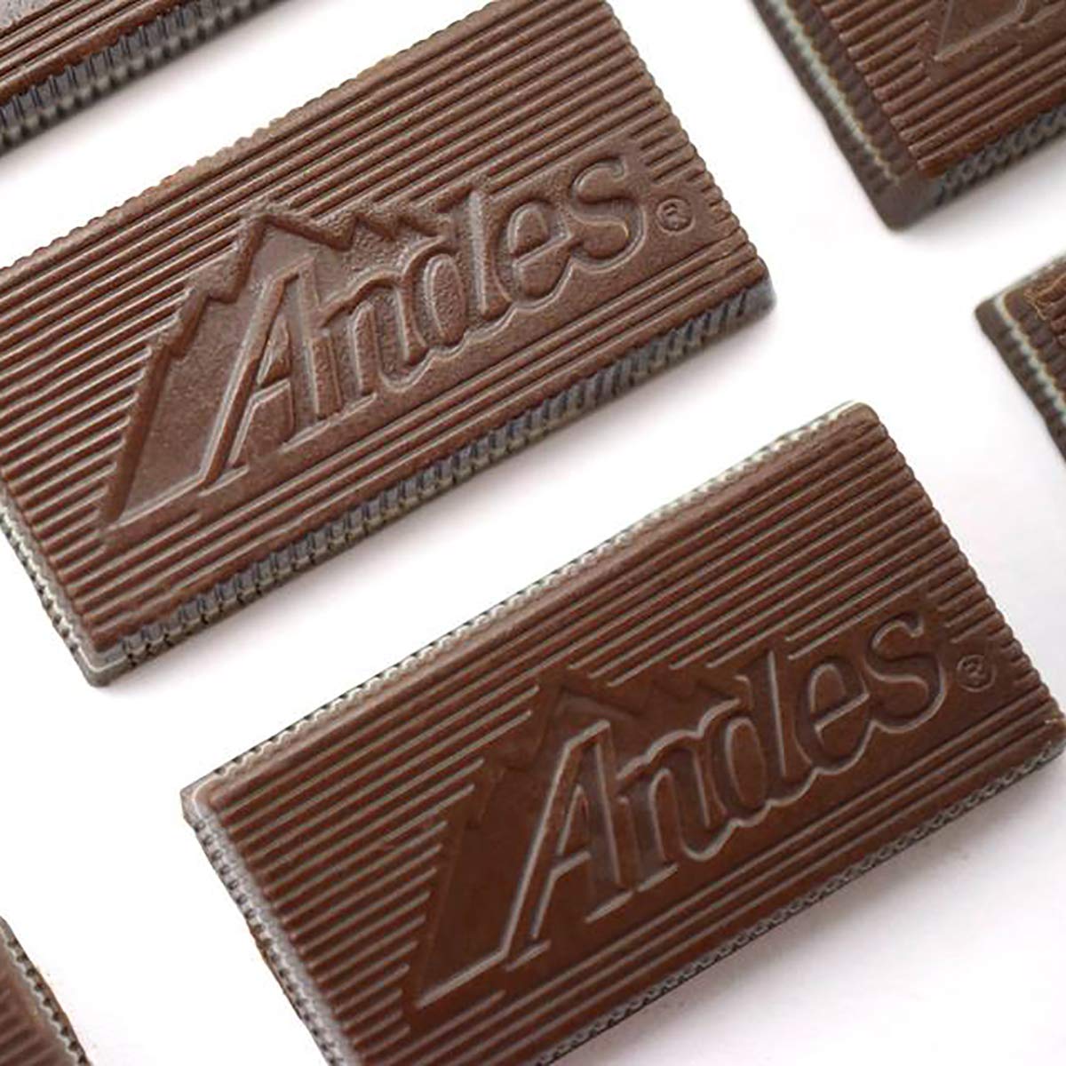 2.5 Pounds Rectangular Chocolate Sandwich Mint Candies T12022