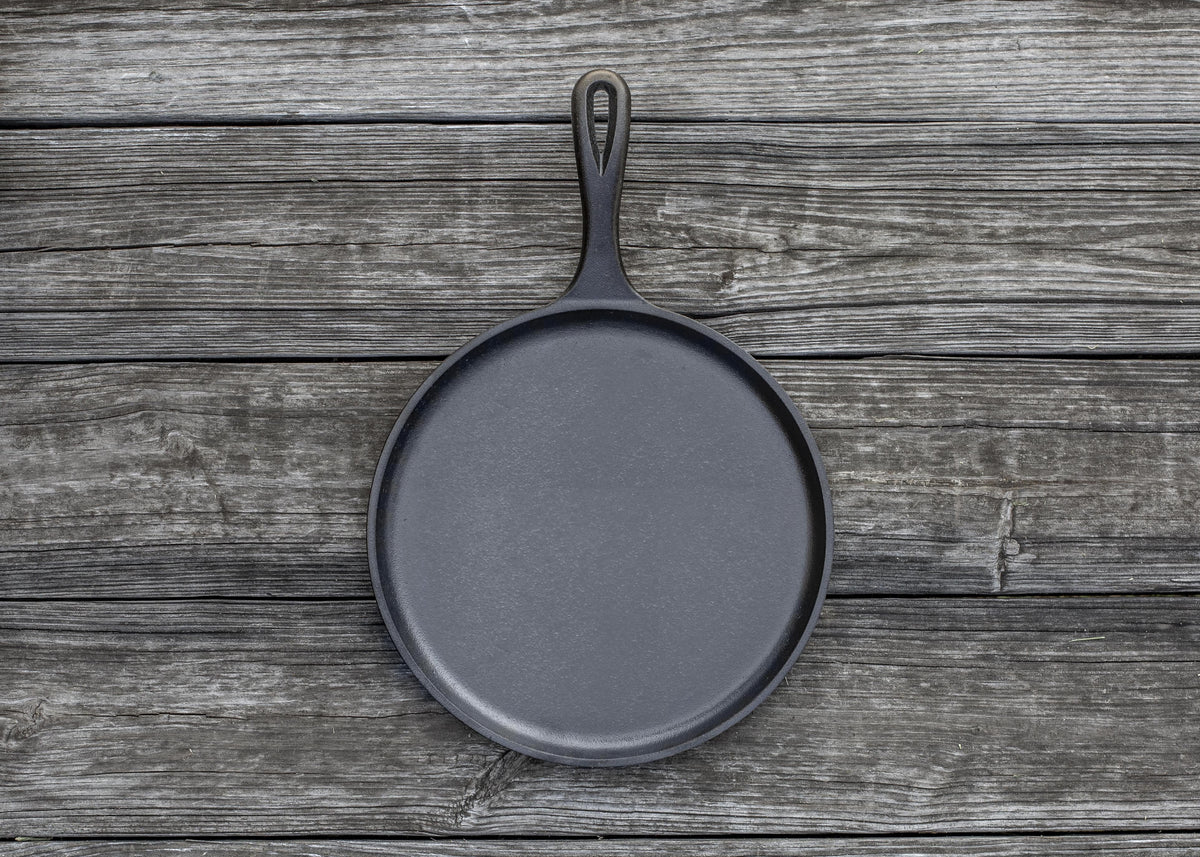 Cast Iron 10.5 Seasoned Round Griddle J2028