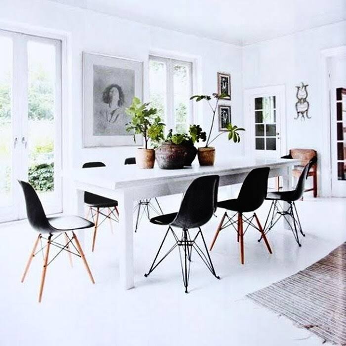 Set of 4 Black Plastic Dining Room Chairs P918474