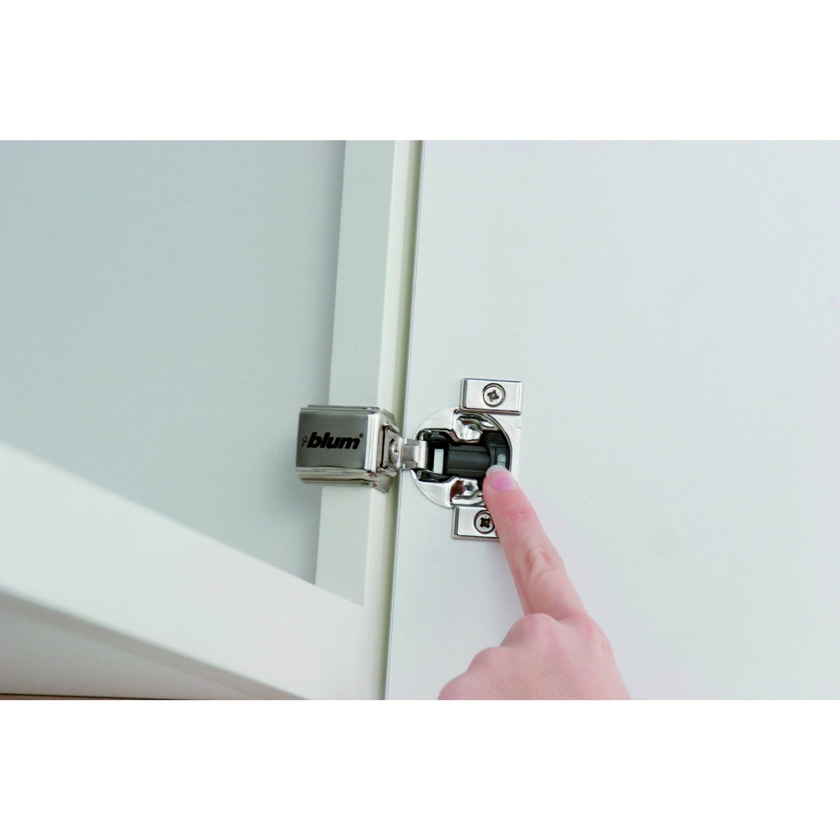 25 Pack 105 Degree Compact Soft-Closing Cabinet Hinge K135