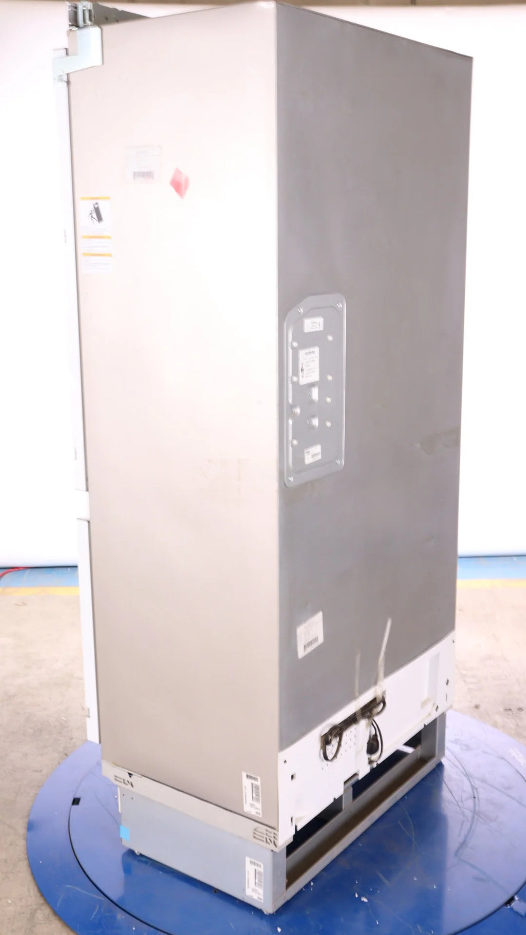 36-inch 16.8 cu. ft. Bottom Freezer Refrigerator N954607