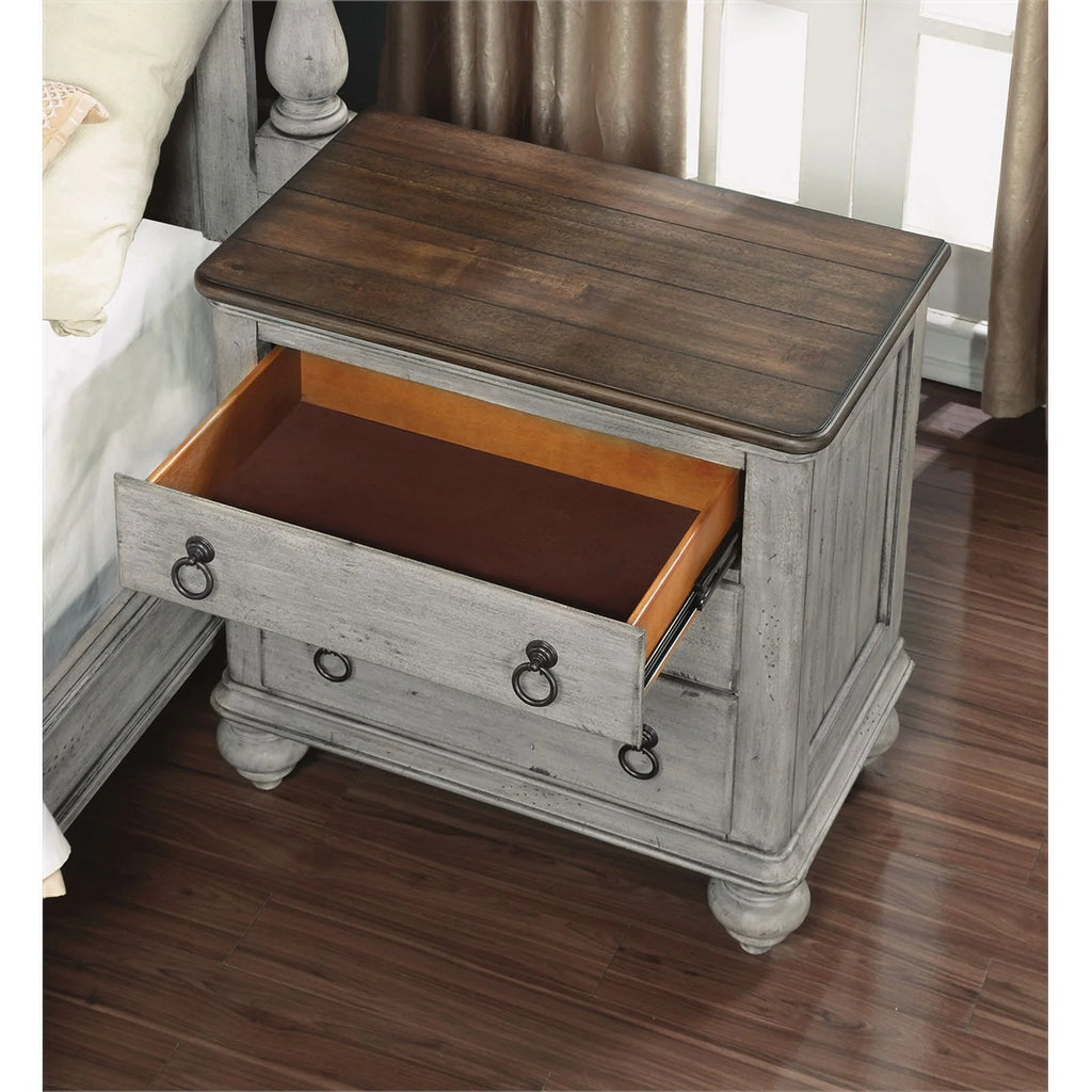 Weathered Gray 3 Drawer Nightstand Y101114