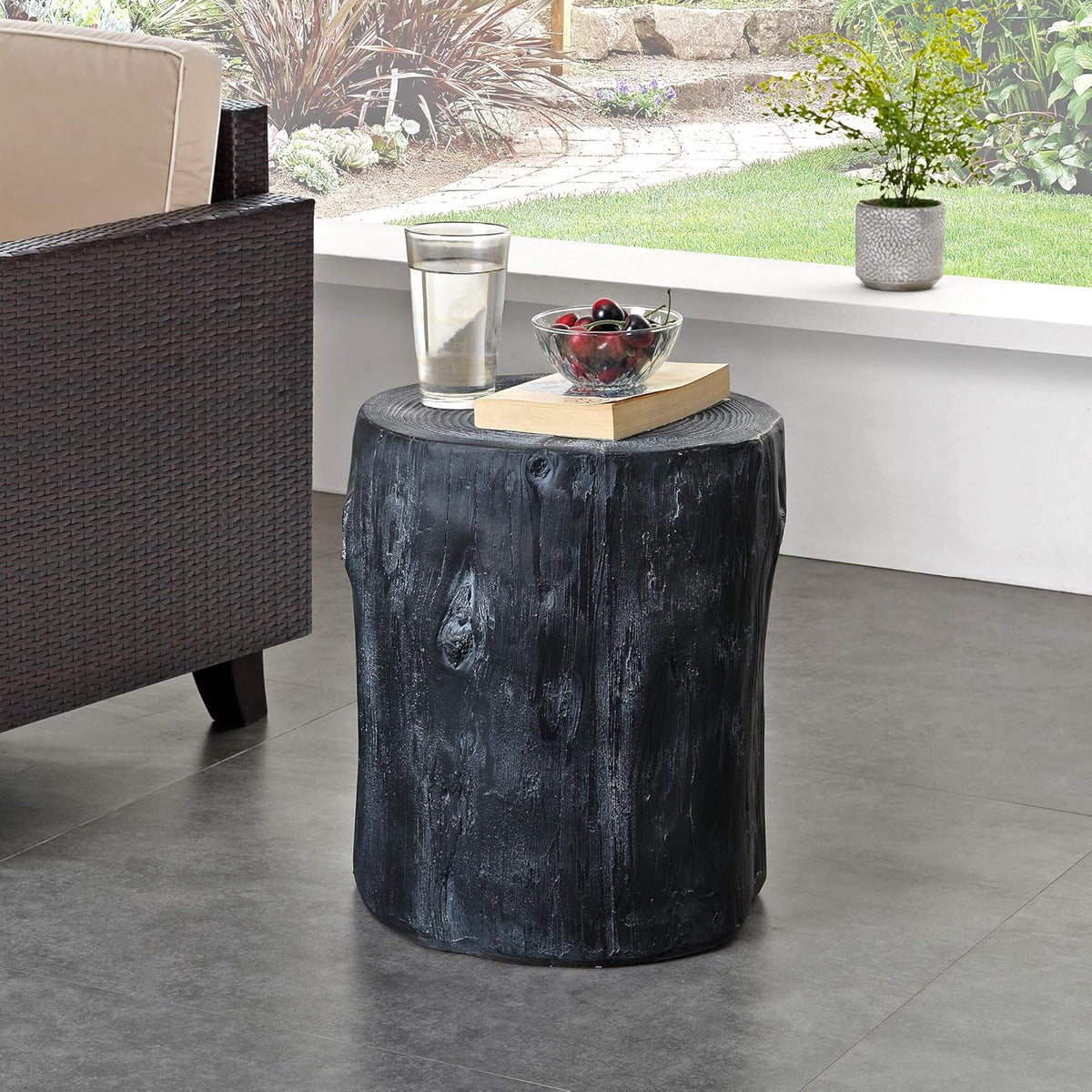 Weathered Gray Log Table M60599