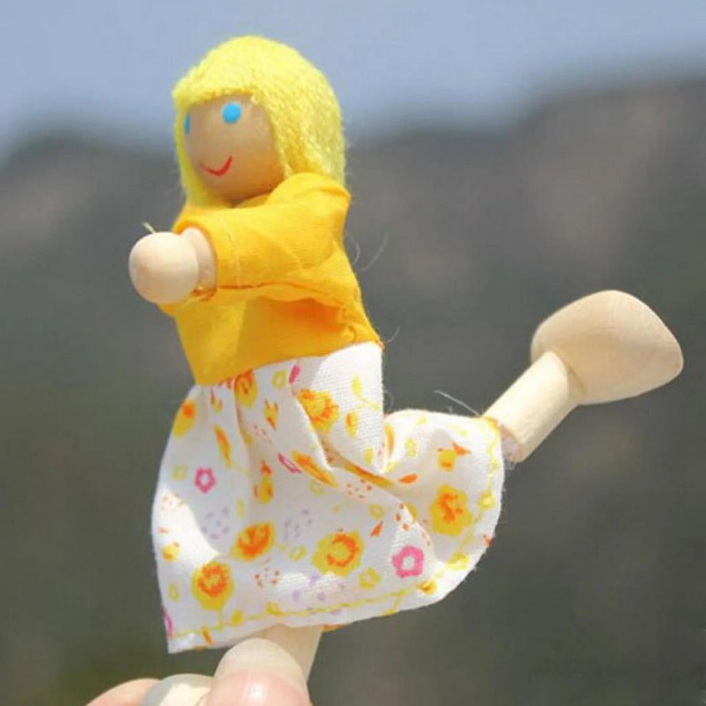 Flexible Wooden Dolls Family of 4 B623