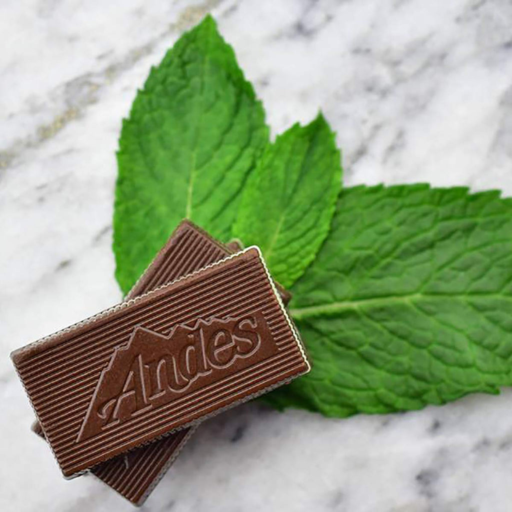 2.5 Pounds Rectangular Chocolate Sandwich Mint Candies T12022