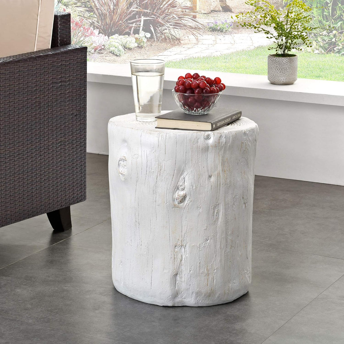 Weathered Gray Log Table M60599