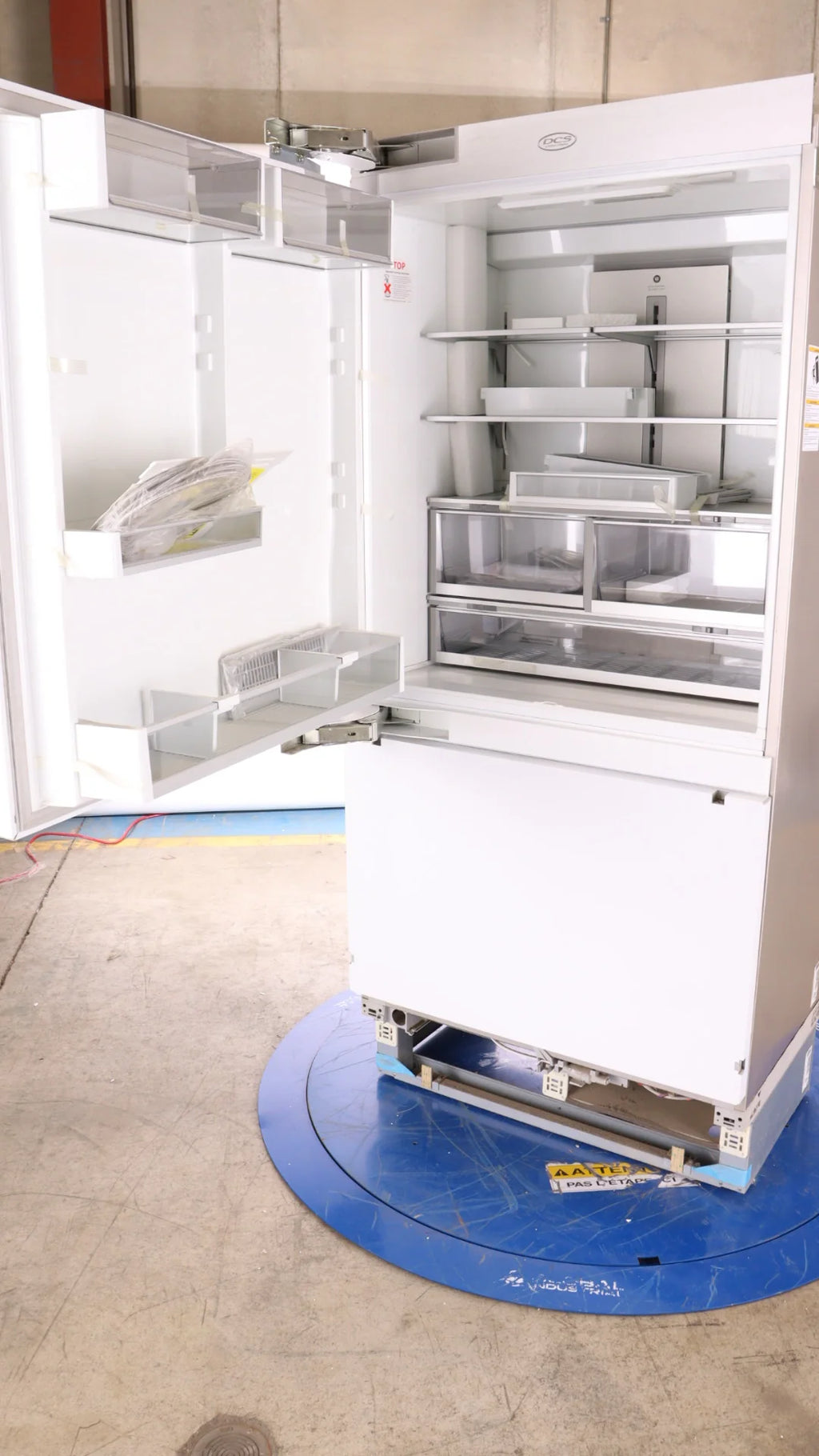 36-inch 16.8 cu. ft. Bottom Freezer Refrigerator N954607