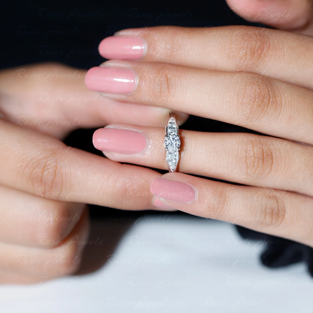 925 Sterling Silver Moissanite Solitaire Ring J61271