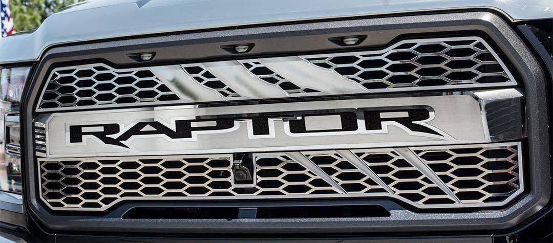 Front Center Grille O1699